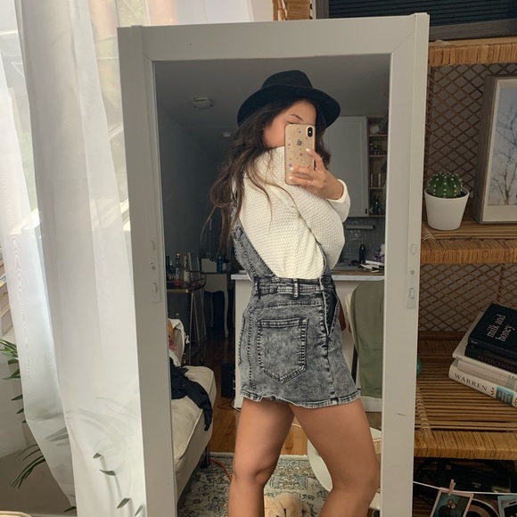 jumpsuit - Picture 2 of 3